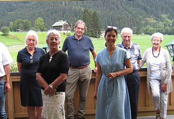 gruppenfoto_1_zuschnitt.jpg