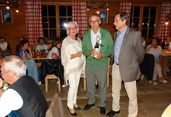hansjrg_schiessl_10_jahre_als_ehrenamtlicher_mitarbeiter_essen_auf_rdern_im_dienste_des_sprengels.jpg