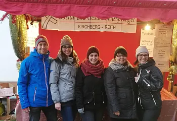 stand_mit_helferinnen_monika__mdels.jpg